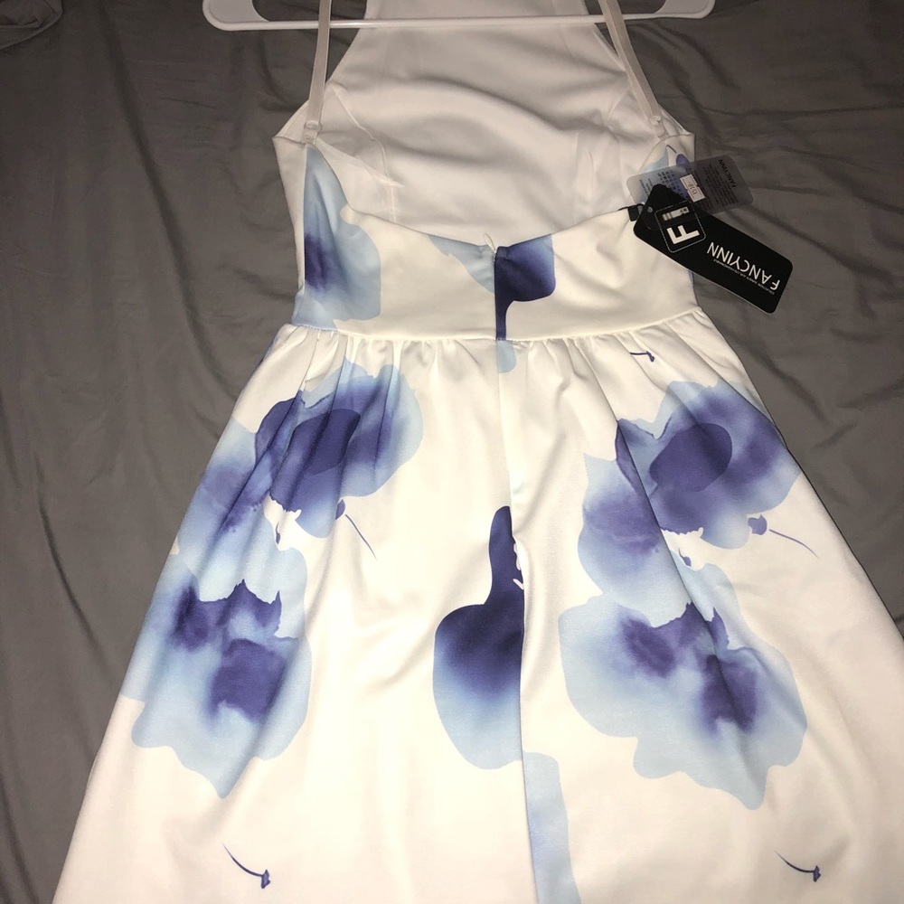 Dress - Picture 2 of 3